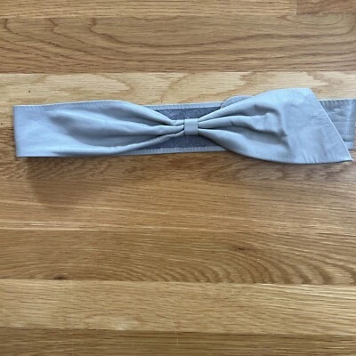 Cinturón con lazo de cuero gris claro vintage de los años 80 cintura alta XXS a S hecho en EE. UU. Foto 1 de 4