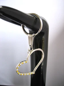 Vintage hand made metal heart shaped keyring / souvenir - Picture 1 of 4