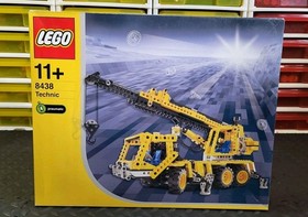 LEGO TECHNIC: Pneumatic Crane Truck (8438)
