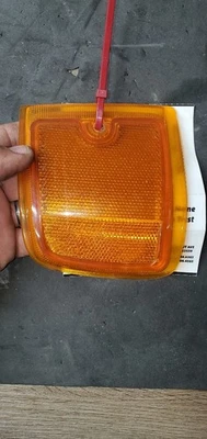 Passenger Corner/Park Light Side Marker Fits 96-02 EXPRESS 1500 VAN 1137383 - Image 1 of 4