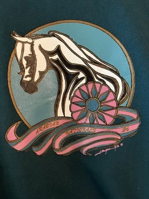 Sudadera De Colección Nacionales Árabes 1996 GRANDE Caballos Ecuestres Occidentales NUEVA con Etiqueta Foto 1 de 4