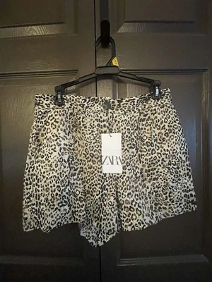 NUEVO CON ETIQUETAS Zara Animal Print Shorts Mujer Mediano Foto 1 de 4