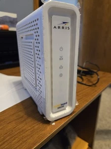 ARRIS SURFboard SB8200 10Gbps 32x8 3.1 Docsis Cable Modem - Photo 1/1