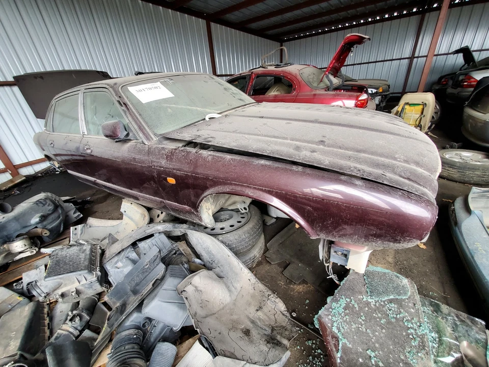 Guardabarros derecho pasajero Jaguar XJ6 1995 1996 1997 VANDEN PLAS Foto 1 de 1