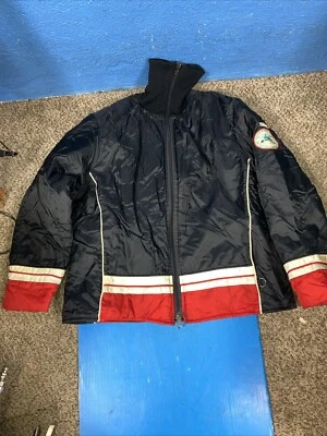 复古雅马哈雪地摩托车夹克男式 XL 黑色白色红色绝缘 — 第 1/4 张图片