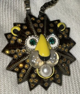 BETSEY JOHNSON RARE LARGE LION HEAD NECKLACE - Picture 1 of 8