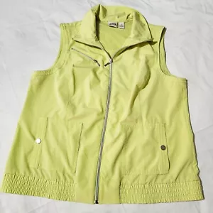 Zenergy Golf By Chicos Green Lightweight Vest Size 2 (Large 12) Sleeveless - Picture 1 of 7