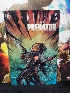 Aliens vs Predator #4 Comic Book                                         Xmenbox - Picture 1 of 3