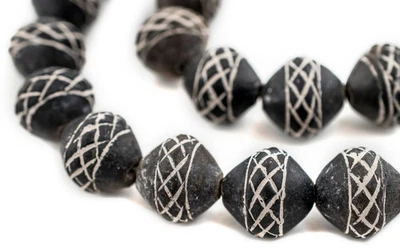 Cuentas de arcilla Mali negras bicónicas diseño cruz 22 mm blanco y negro africano Foto 1 de 3