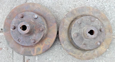 Camión Ford TT 1917 1927 modelo T tambores de freno trasero bujes rueda de radios de madera original Foto 1 de 4