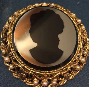  Vintage  Avon Gold Tone Lady Cameo Brooch Stick Pin  - Picture 1 of 1