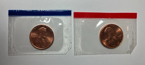 1987 (P) and D Lincoln Cents - Uncirculated in Mint cello Cover