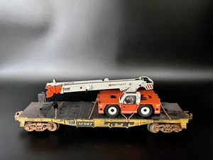 Grúa elevadora TT personalizada desgastada escala de O y fundida a presión 3 rieles - Imagen 1 de 4