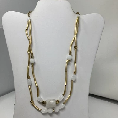 Collar CHICO'S Tono Dorado Cuentas Blancas Plástico Piedra Metal Foto 1 de 4