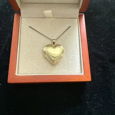 Collar Medallón Corazón Argento Vivo Nuevo Sin Etiqueta Color Dorado  Foto 1 de 4