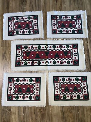 Christmas Table Runner With 4 Placemats Red Green Trees Snowmen Fringe Edges - Image 1 of 4