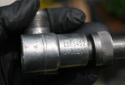 Adaptador de accionamiento reductor de velocímetro de engranaje de 90 grados AC - 1565452 1:1.214 - B2 Foto 1 de 4