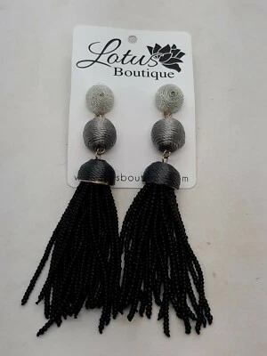 Nuevos pendientes colgantes con borla de cuentas y cuentas de semillas de hilo gris negro Foto 1 de 4