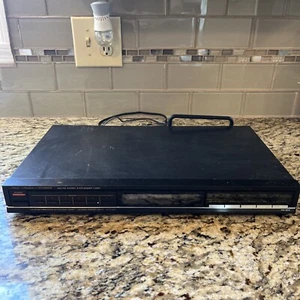 Fisher AM/FM Stereo Sythesizer Tuner FM-854 Turns On (Screen Does Not  Light Up) - Picture 1 of 18