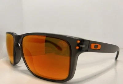 Nuevas gafas de sol Oakley HOLBROOK lentes naranja. Algunas imperfecciones, solo marcos. Foto 1 de 4