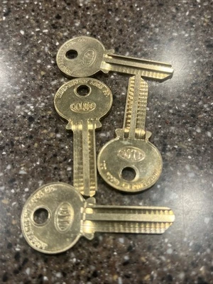 RE1 1019 ILCO Lot Of 4 Key Blanks for Reading Locks Vintage NOS Free Shipping - Image 1 of 4