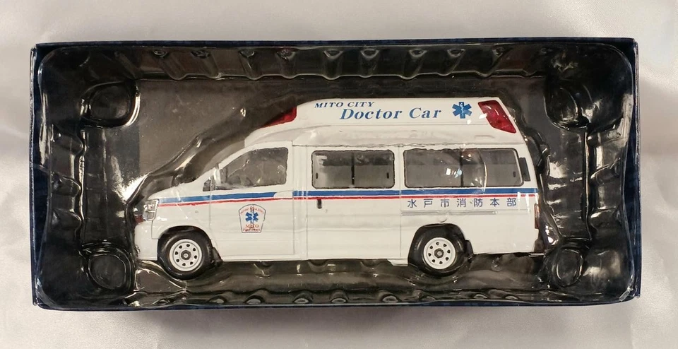 TOMYTEC Tomica Limited Vintage NEO Nissan Paramedic Doctor Car 1/43 Diecast - Image 1 of 4