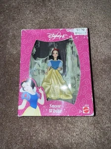Vintage Miniature Disney Princess SNOW WHITE - 4.5 inches Hard To Find - Picture 1 of 6