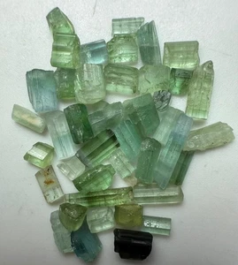 30 Karat gut abgeschlossen gemischte Farben Turmalin Kristalle Lot von Kunar Afg. - Bild 1 von 7