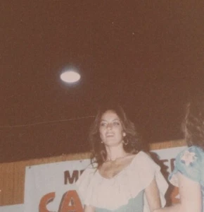 1980s Catherine Bach Stage Appearance Daisy Duke Dukes of Hazzard Fan Event - Picture 1 of 3