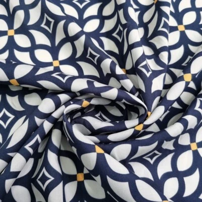 1 Meter X 1.4 Meter Navy White Retro Viscose Fabric Soft Sewing Material Rayon - Bild 1 von 4