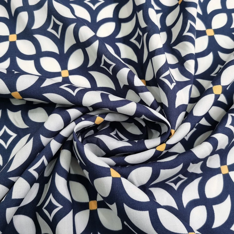 1 Meter X 1.4 Meter Navy White Retro Viscose Fabric Soft Sewing Material Rayon - Bild 1 von 4