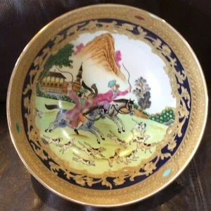 Plato de porcelana decorativo de caza de zorros diseño asiático borde azul China 3 - Imagen 1 de 6