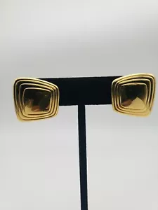 Orecchini clip on borchie eleganti scultoree tono oro vintage anni 80 firmati Monet - Foto 1 di 2