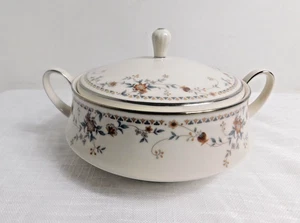 G7 - Noritake Ivory China Adagio Gravy Covered Vegetable Bowl 40oz - Japan - Picture 1 of 4