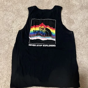 The North Face Herren Tank Top LGBTQ Rainbow Mountains Muskelshirt ärmellos M - Bild 1 von 6