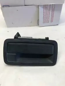 2002 - 2007 SATURN VUE Rear Liftgate Tailgate Door Handle Black 2.2L Wagon G - Picture 1 of 12
