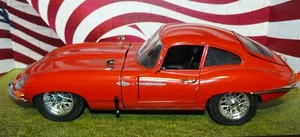 1/18 ( IBWB ) red Jaguar XKE coupe , front wheel loose , no knock off - Picture 1 of 7