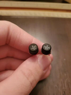 Lot Of 2 Vintage Motorola 2n2224 Transistors - Image 1 of 3