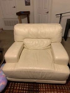 furniture living room chairs used leather - Picture 1 of 4
