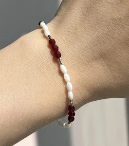 Minimalist Petite white silver Shell Glass Seed Bead Beaded Bracelet jewellery - Picture 1 of 5