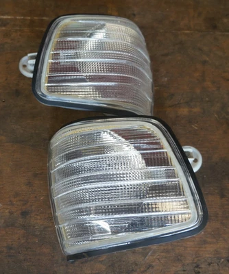MERCEDES-BENZ S CLASS W126 SEC COUPE CLEAR INDICATOR PAIR LEFT RIGHT LIGHTS - Image 1 of 3