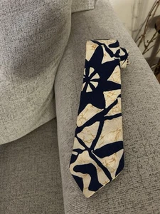 Kanaka Hawaii Tie Blue White Hawaiian Neck Tie - Picture 1 of 4