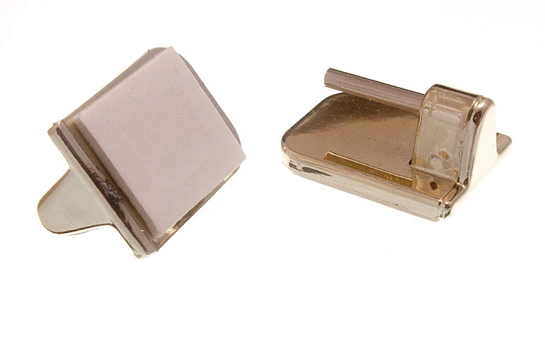 40 X Ganci Per Tende Adesivi Da Applicare Su Finestre In UPVC | Onestop - Immagine 1 di 1