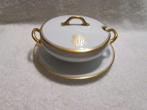 Antique Favorite Bavaria Germany Covered Gravy Bowl White Gold Trim - Picture 1 of 9