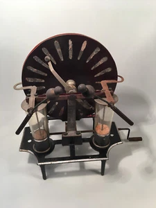 Influenzmaschine Wimshurst - Maschine / Physikunterricht / Lehrmittel / um 1900 - Bild 1 von 24
