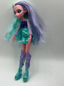 Monster High G3 Skulltimate Secrets Fearidescent Lagoona Blue Puppe - Bild 1 von 11