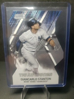 2021 Topps Stadium Club Triumvirates Die Cut Джанкарло Стэнтон #T-10 Yankees - Изображение 1 из 2