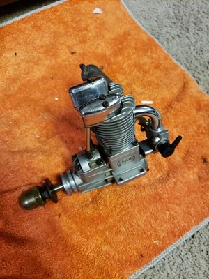 Saito Engine - Saito FA-100  four stroke engine - Nice - Image 1 of 4