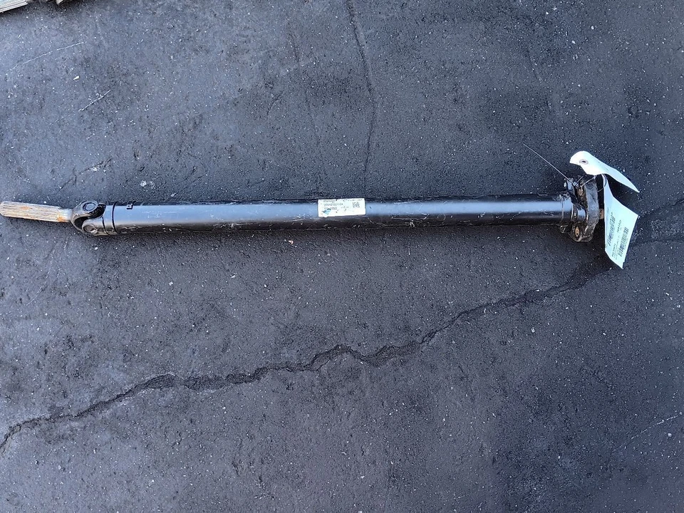 Hélice del eje de transmisión delantero 99142102001 Porsche 911 AWD 12-19 Foto 1 de 4