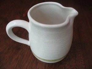 BANDA GEOMÉTRICA DE LOZA FRANCISCAN HACIENDA VERDE-BEIGE DE COLECCIÓN 4 1/2" CREMA - Imagen 1 de 9
